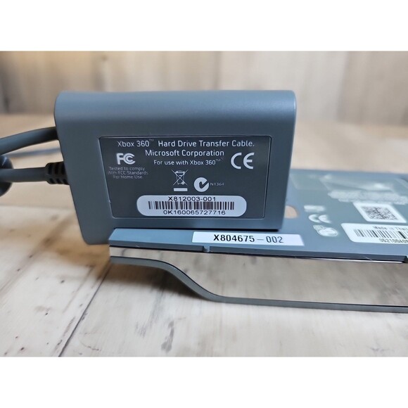 Lot of 2 Xbox 360 Wireless Controllers + HDD + Box + Docs + Cables + Faceplates - Picture 16 of 16